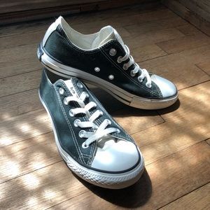 Black and White Converse All Star